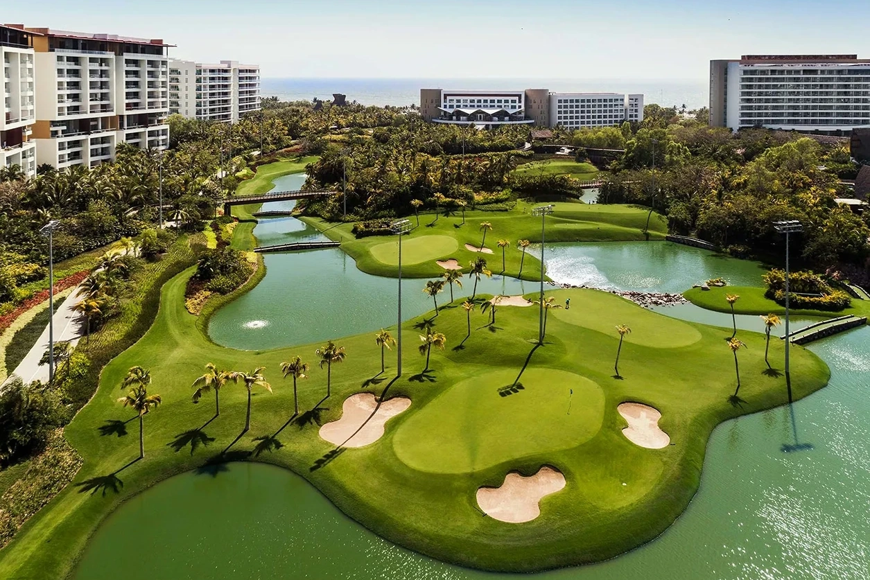 Timeshare Resorts in Nuevo Vallarta: Grand Luxxe Residence Club Nuevo Vallarta Golf Course