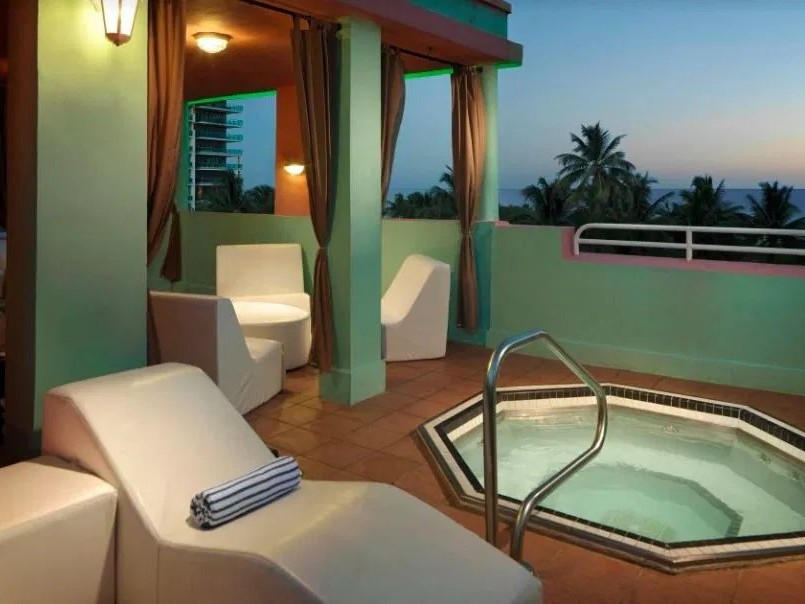 Hilton Grand Vacations at McAlpin-Ocean Plaza Hot Tub