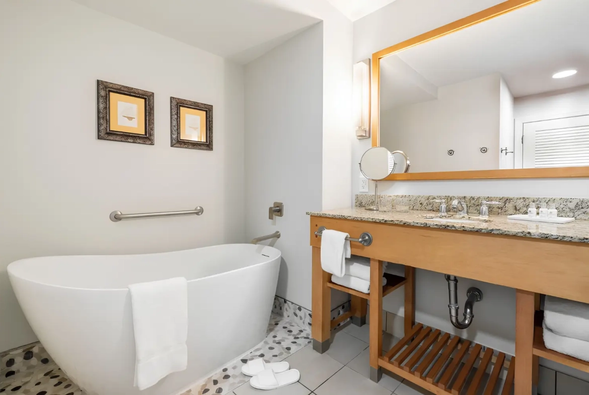 Pink Shell Beach Resort Bathroom