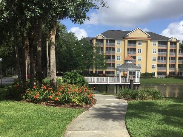 Timeshare getaways in Orlando: walkway to the villas at Sheraton Vistana Resort